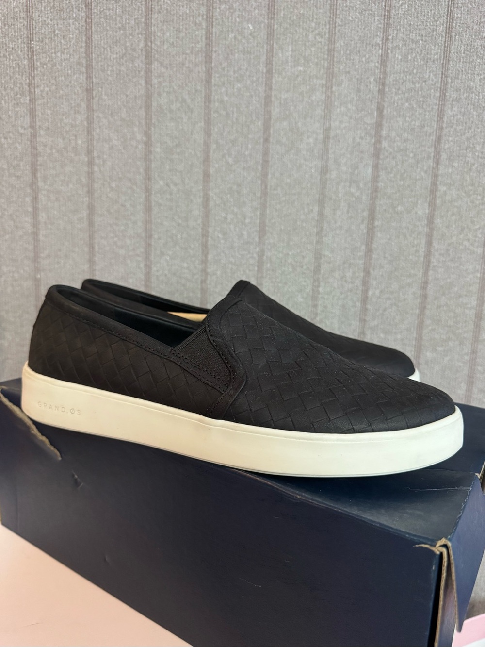 Cole Haan Grand Crosscourt Scallop Sneaker Women size 9.5 B